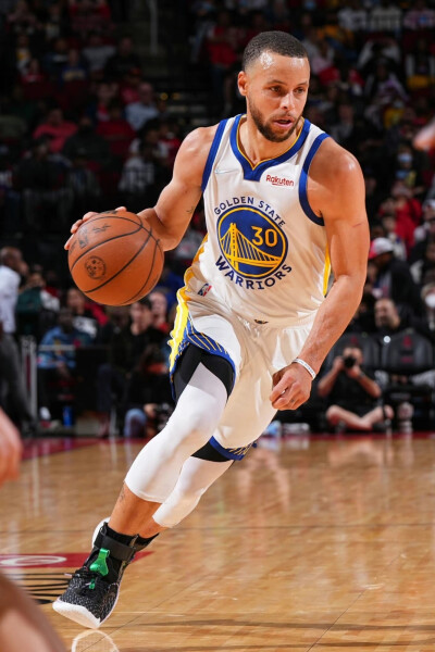 汤普森承担 汤普森承担